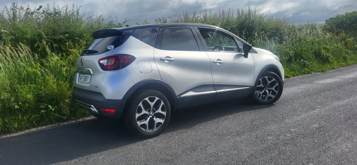 Renault Captur 2018 Leather seats and NAV - Image 2