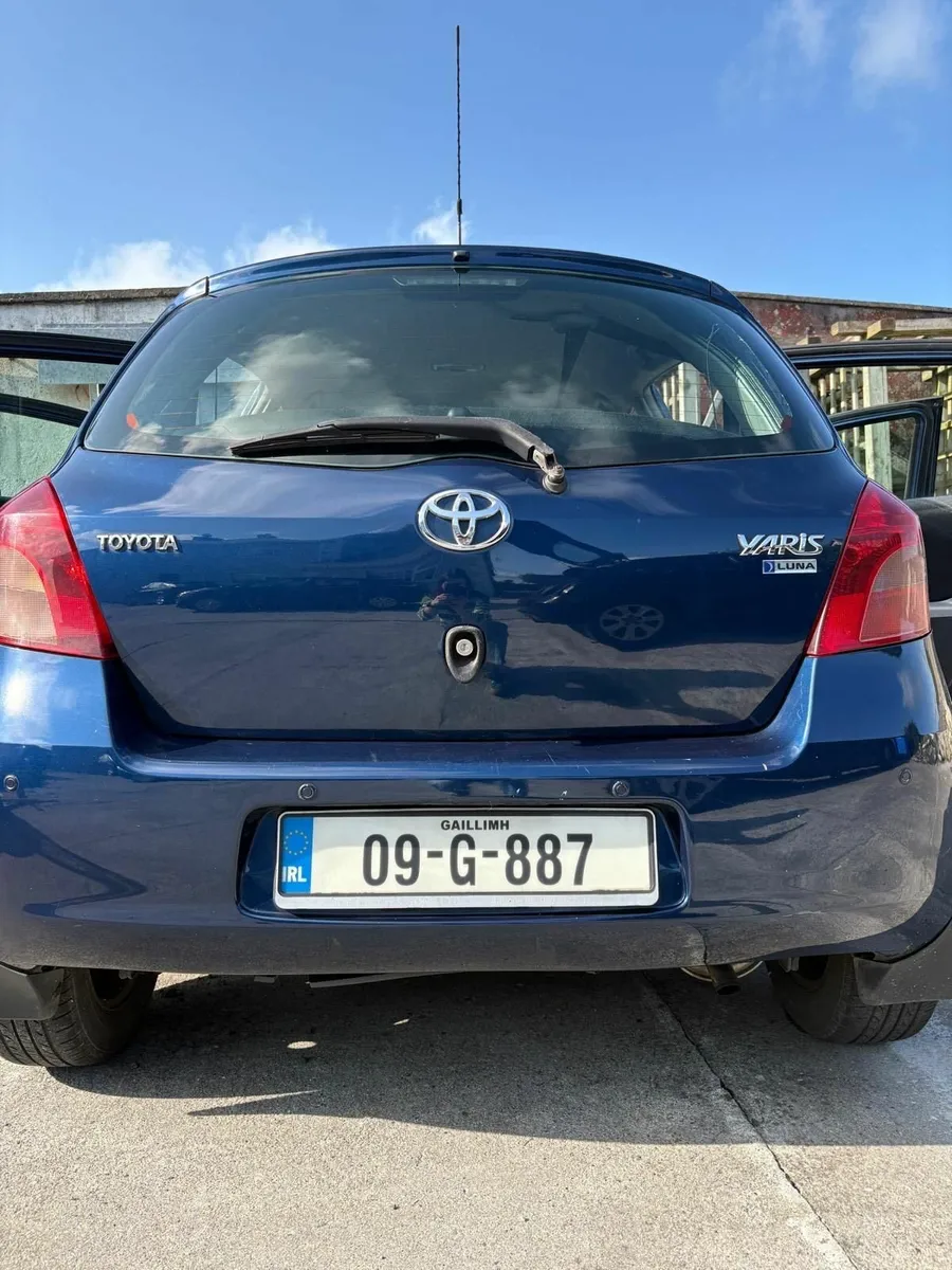 Toyota Yaris 2009 - Image 4