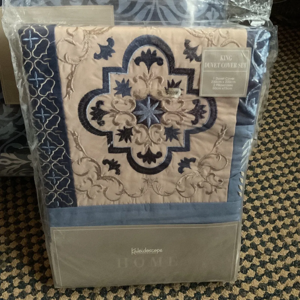 Duvet & bedspread - Image 1