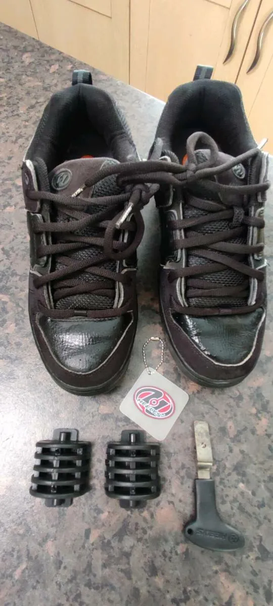 Heelys, two pairs - Image 3