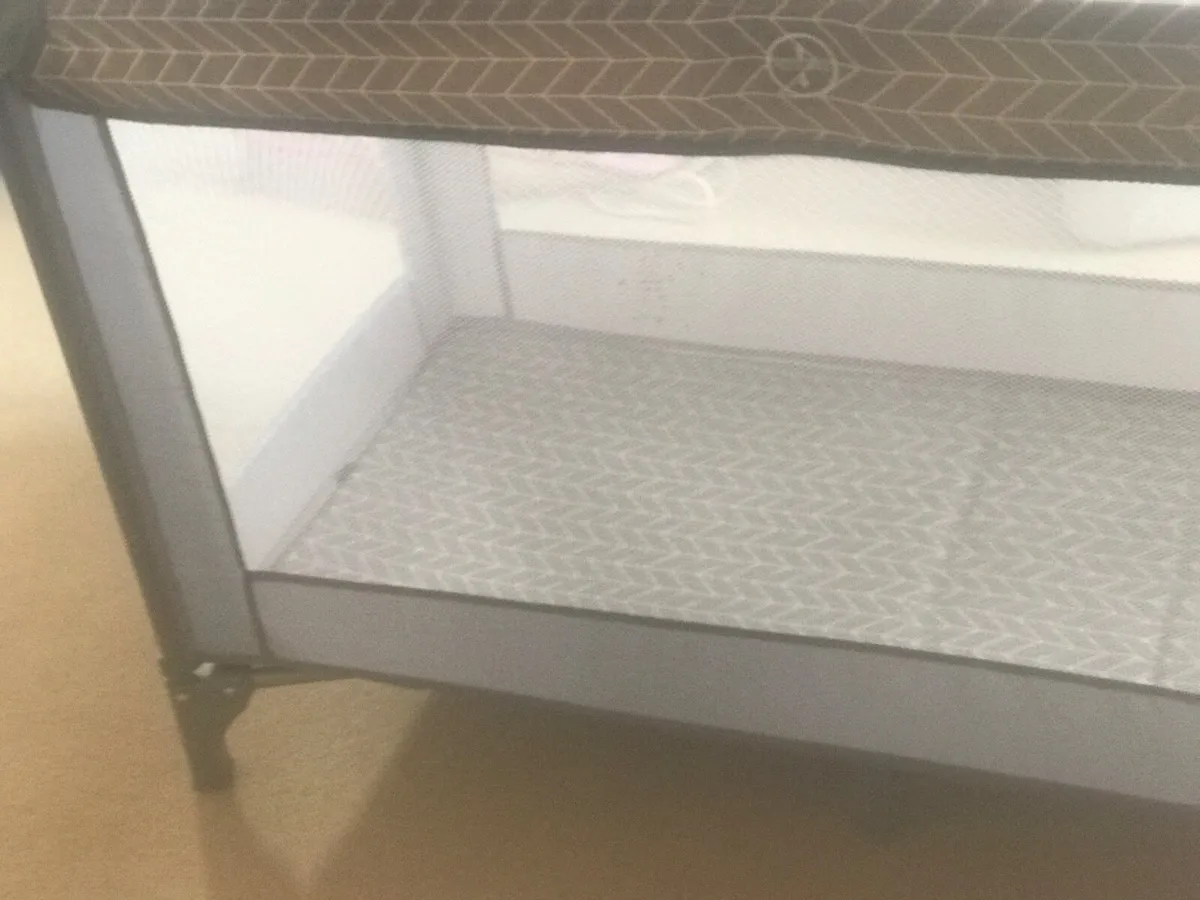 Baby’s Travel Cot - Image 3