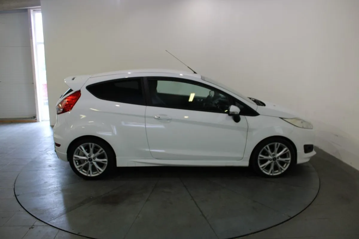 Ford Fiesta S 1.6 Tdci 75ps Zetec 3DR - Image 3
