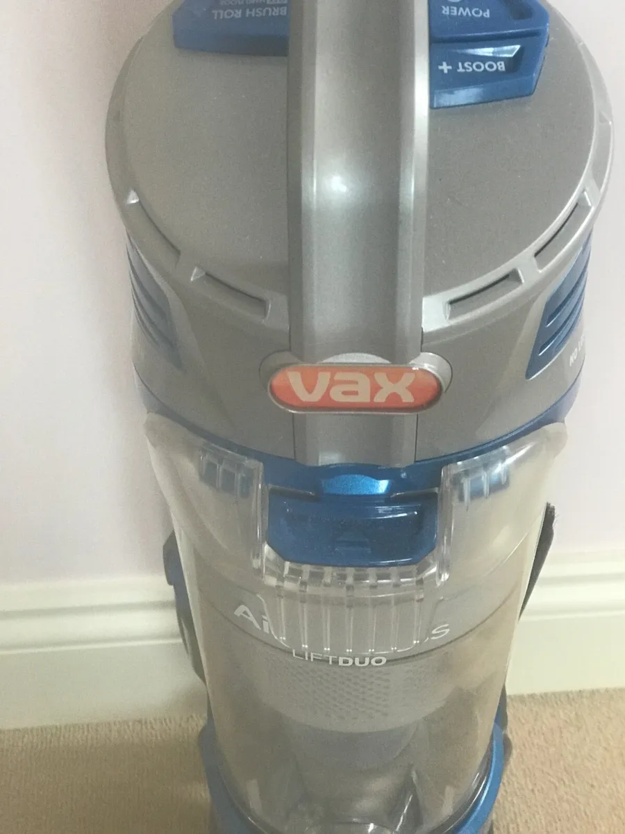 VAX HOOVER. Cordless Vacuum with lift out Hoover - Image 2