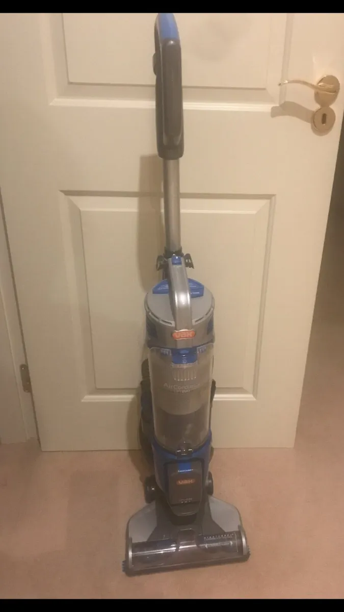 VAX HOOVER. Cordless Vacuum with lift out Hoover - Image 3