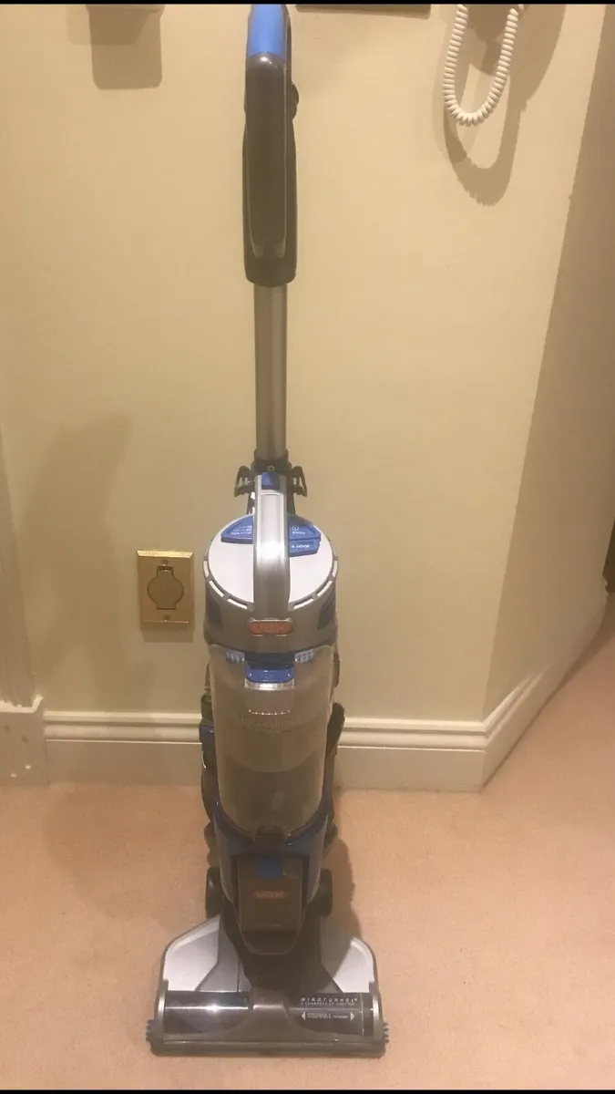 VAX HOOVER. Cordless Vacuum with lift out Hoover - Image 4