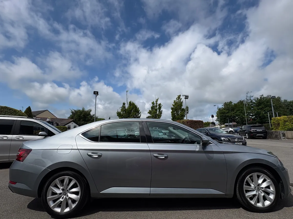171 Skoda Superb Style Auto *Huge Spec* - Image 4