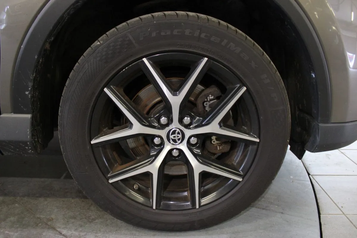 Toyota Rav4 2.5 Hybrid 2WD Sol - Image 3