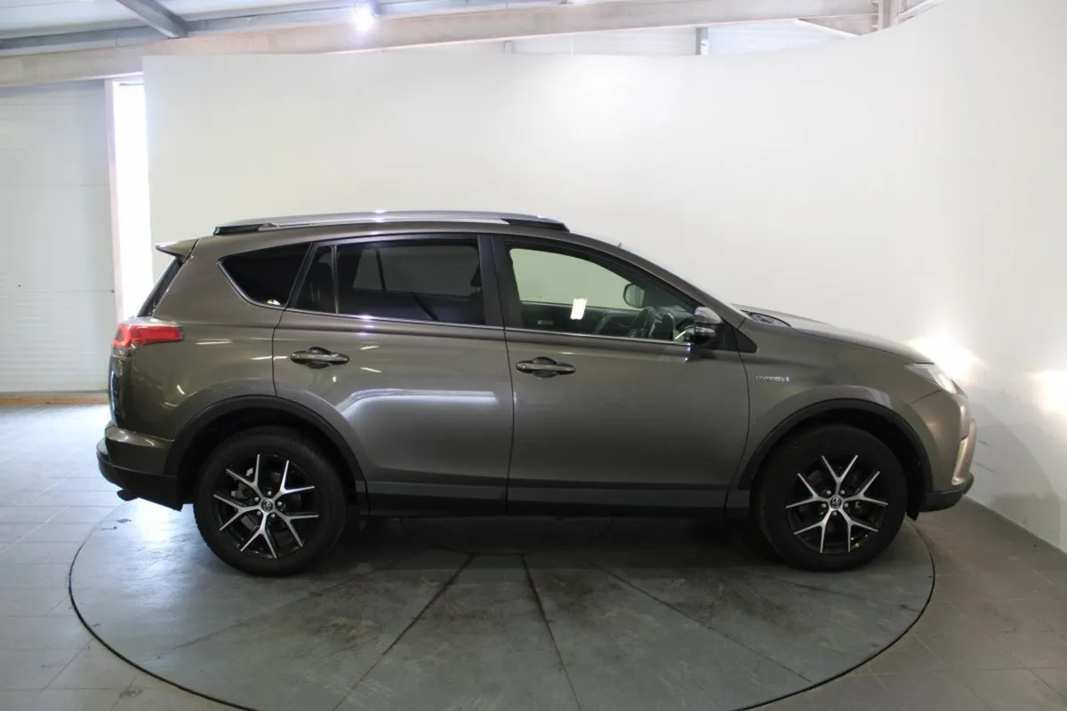 Toyota Rav4 2.5 Hybrid 2WD Sol - Image 4