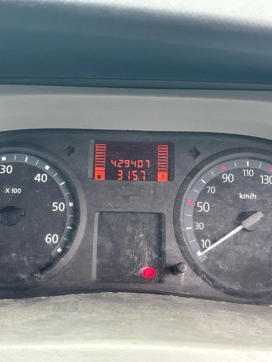 Nissan Primistar - Image 4