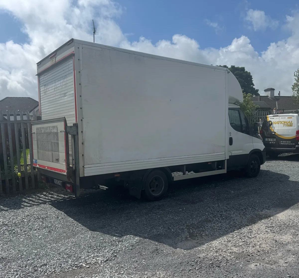 Iveco Daily Luton Body Box Van - Image 2