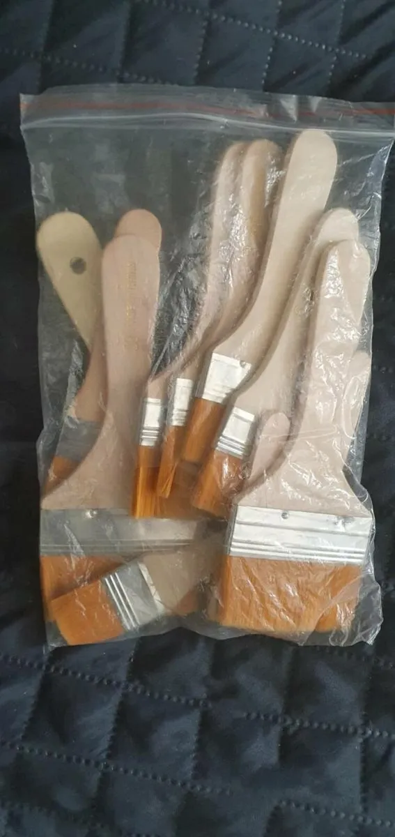 12 Acrylic / Watercolour Brushes - Image 3