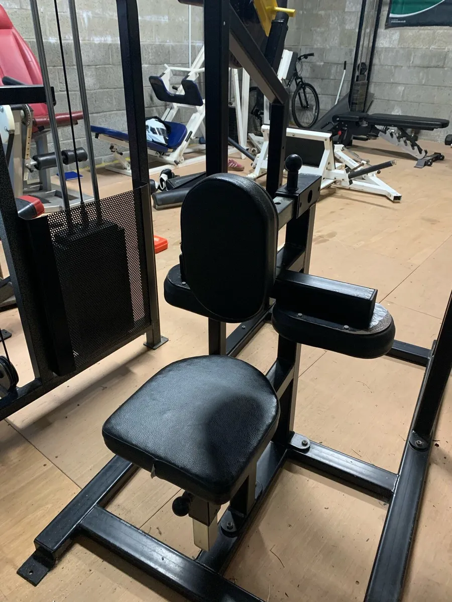 Lat pulldown - Image 3