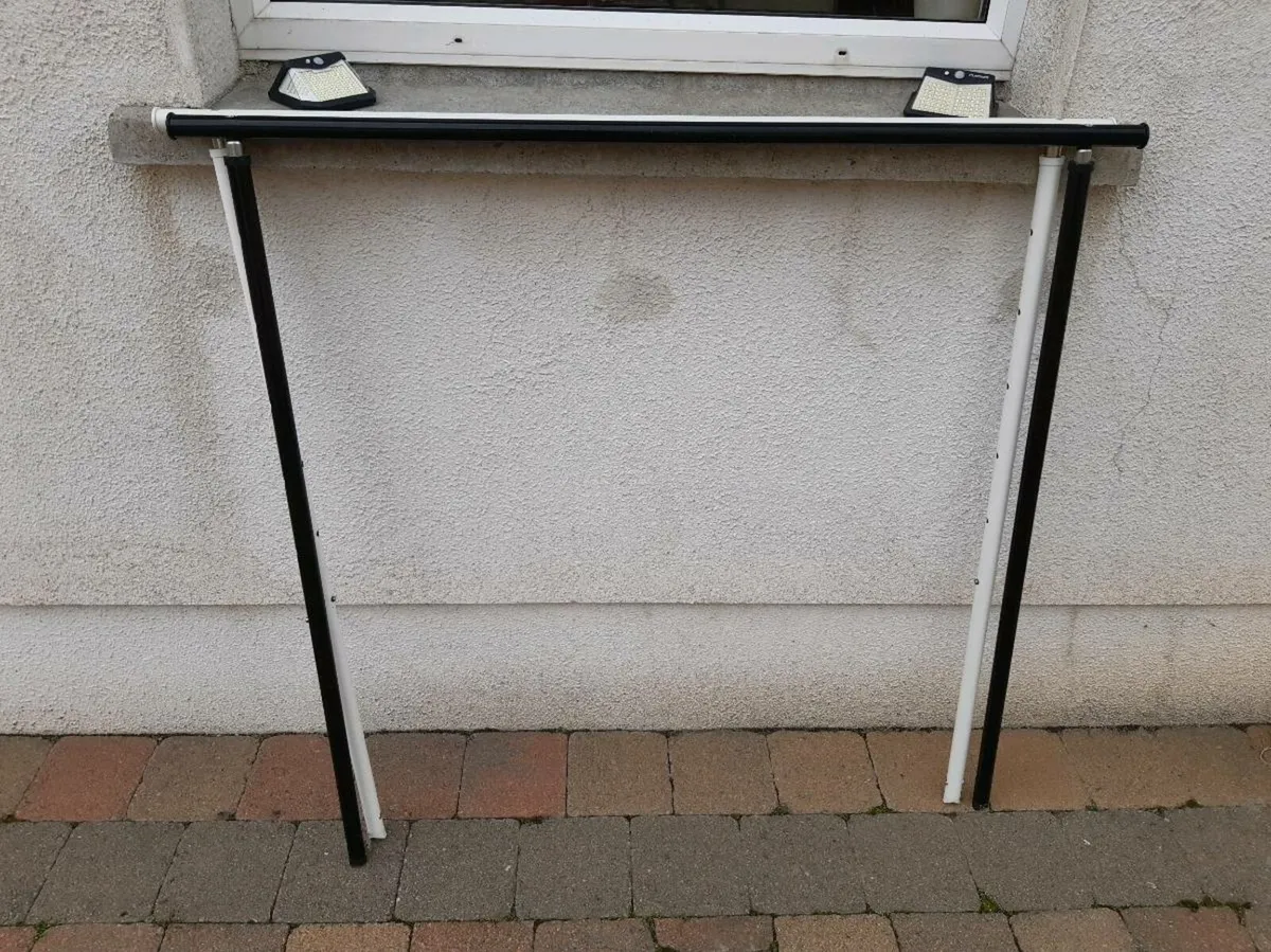 Clothes rails - Image 2
