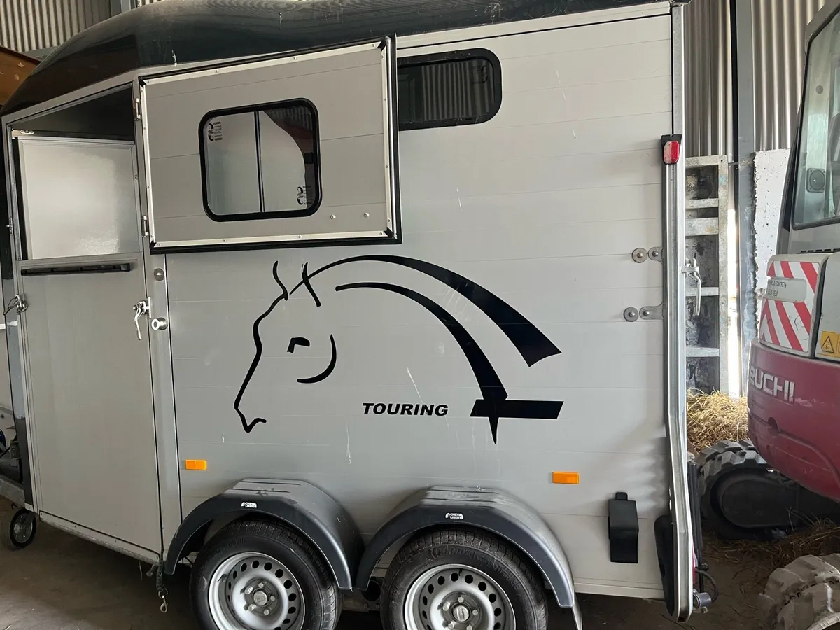 Chevalier liberate horse box - Image 4