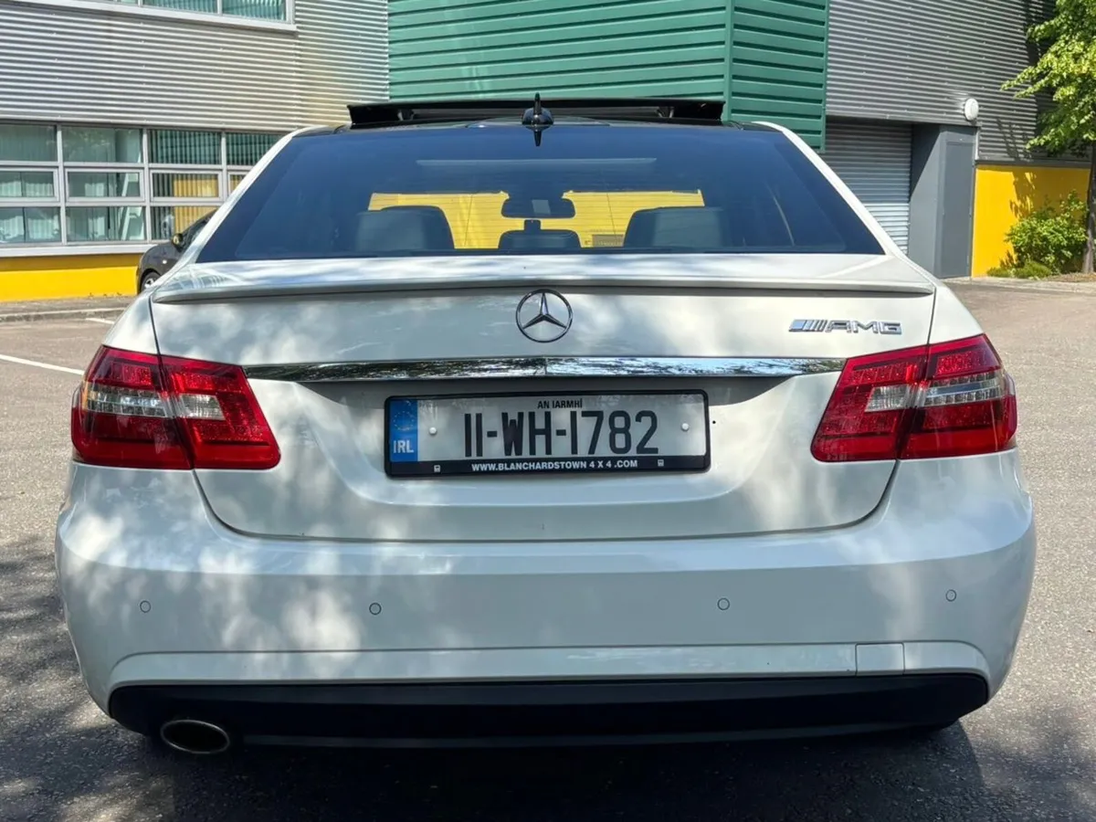 Mercedes-Benz E200 CDI AMG Line Auto - Image 2