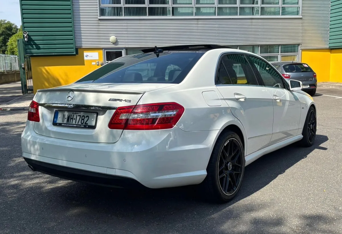 Mercedes-Benz E200 CDI AMG Line Auto - Image 4