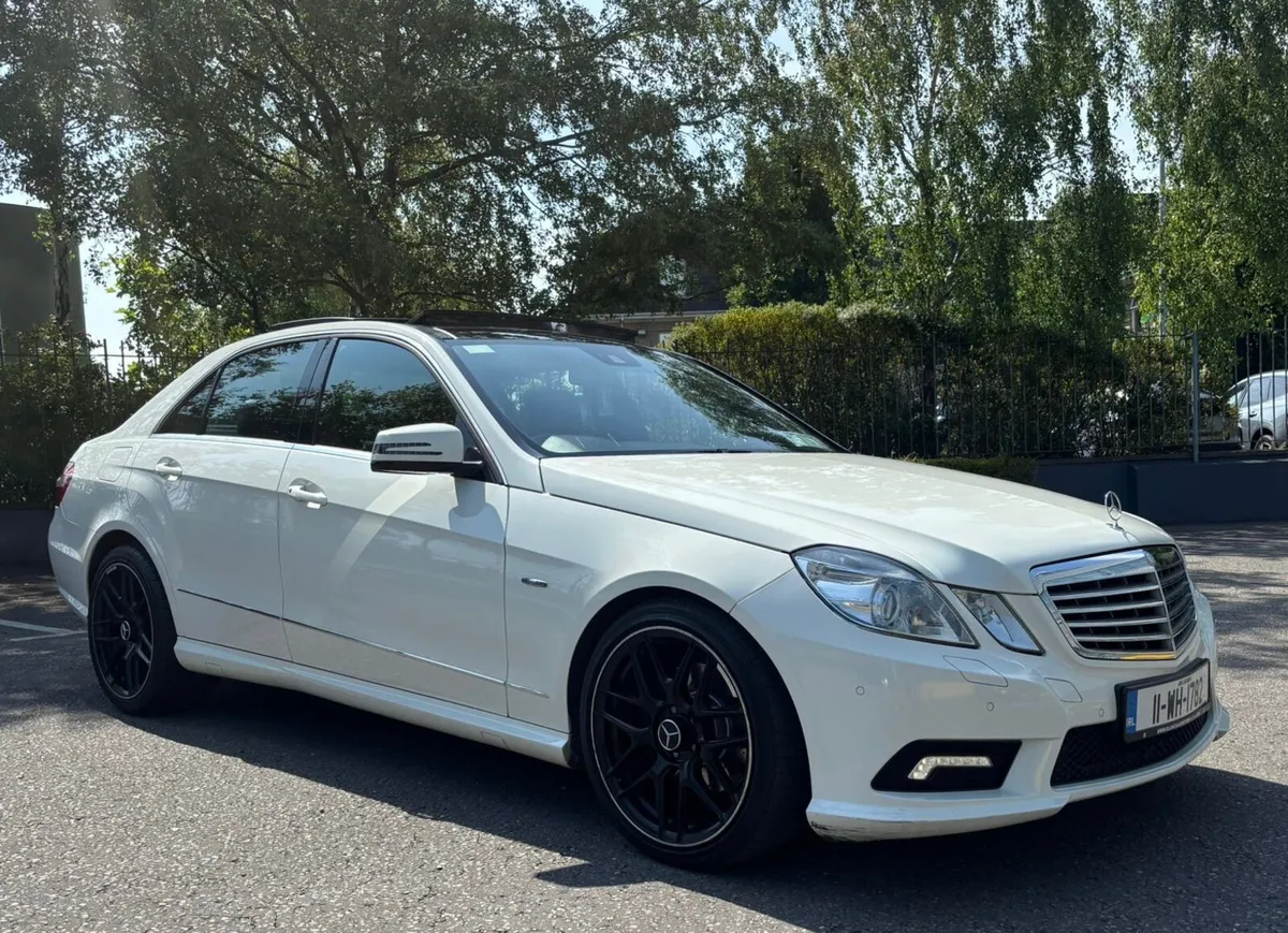 Mercedes-Benz E200 CDI AMG Line Auto - Image 1