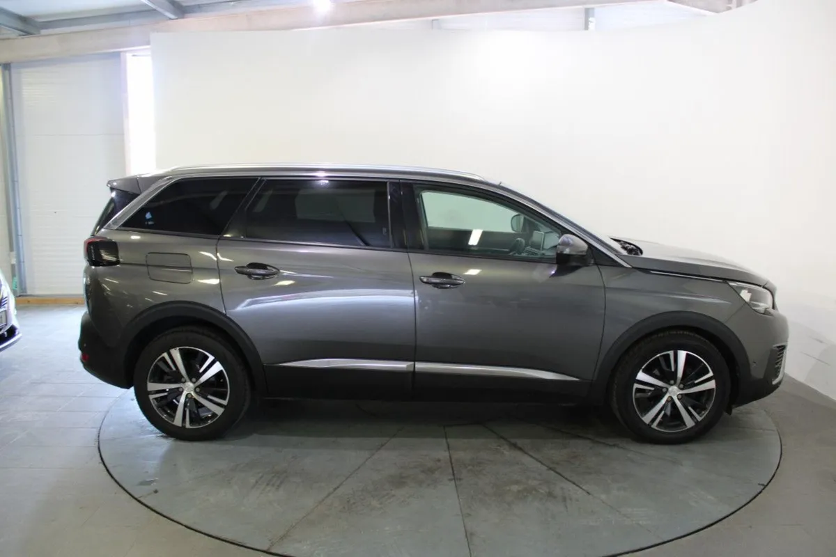 Peugeot 5008 1.2 Puretech 130bhp Allure - Image 3