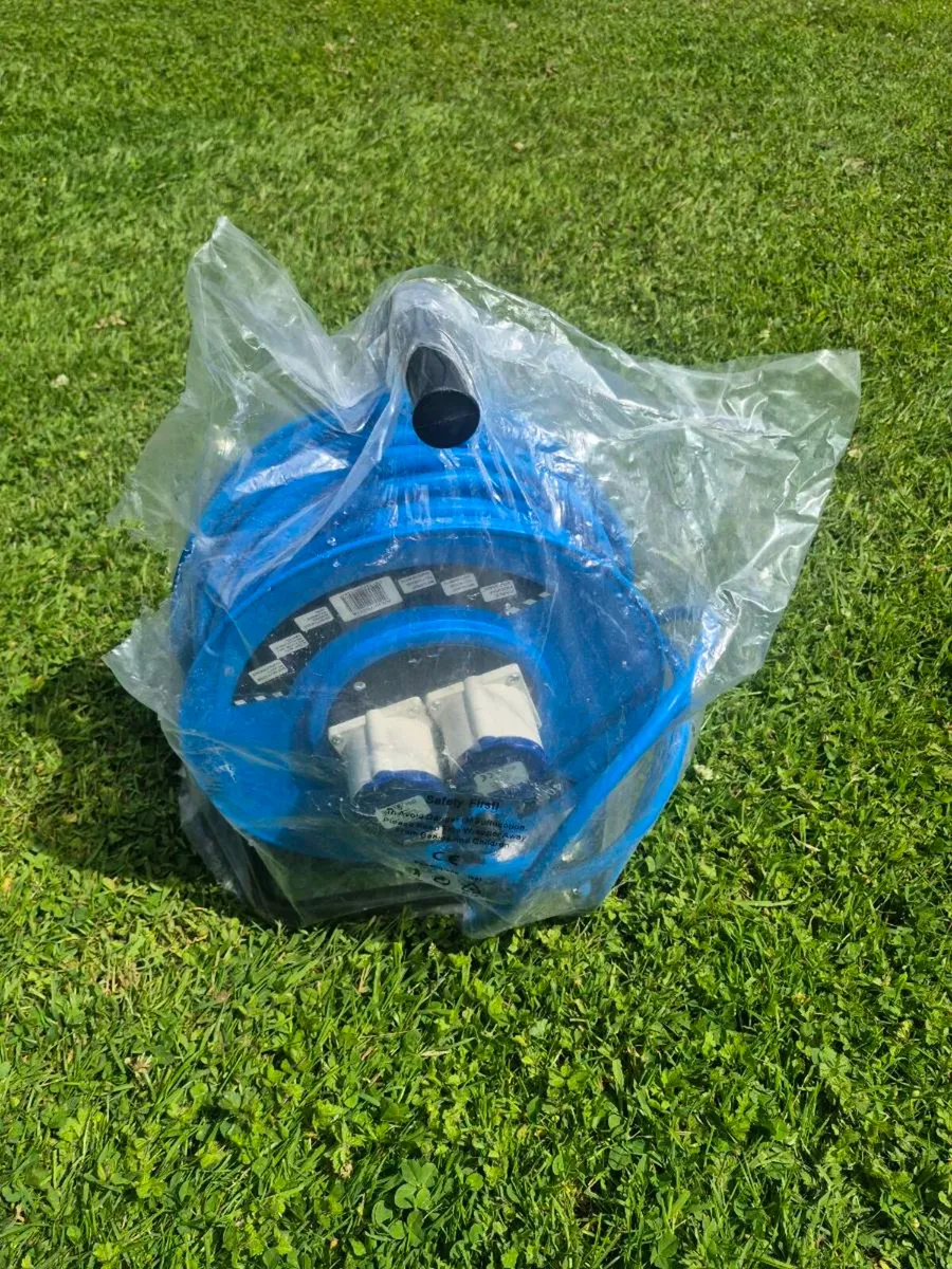 40m 16a 240v cable reel heavy duty - Image 1
