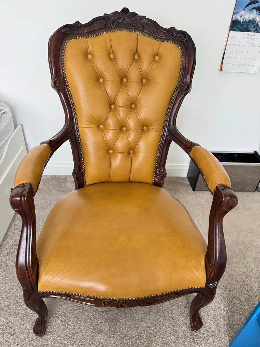 Antique chair - Image 1