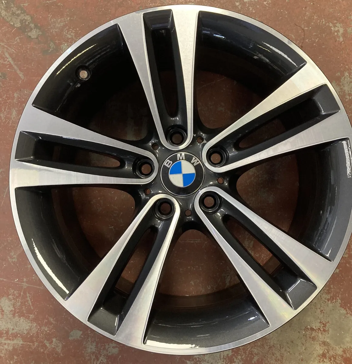 BMW 1, 3 +4 series  Alloys  Newly diamond cut .