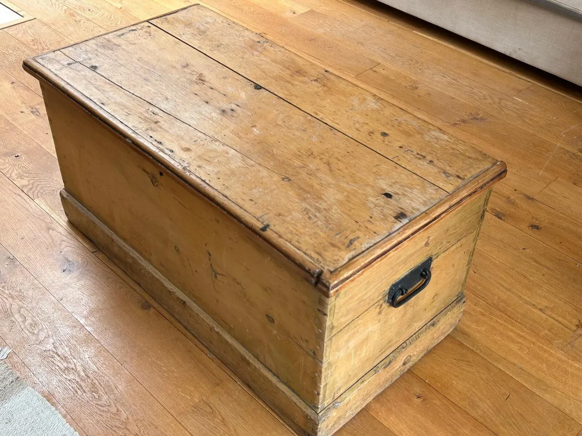 Blanket box - Image 1