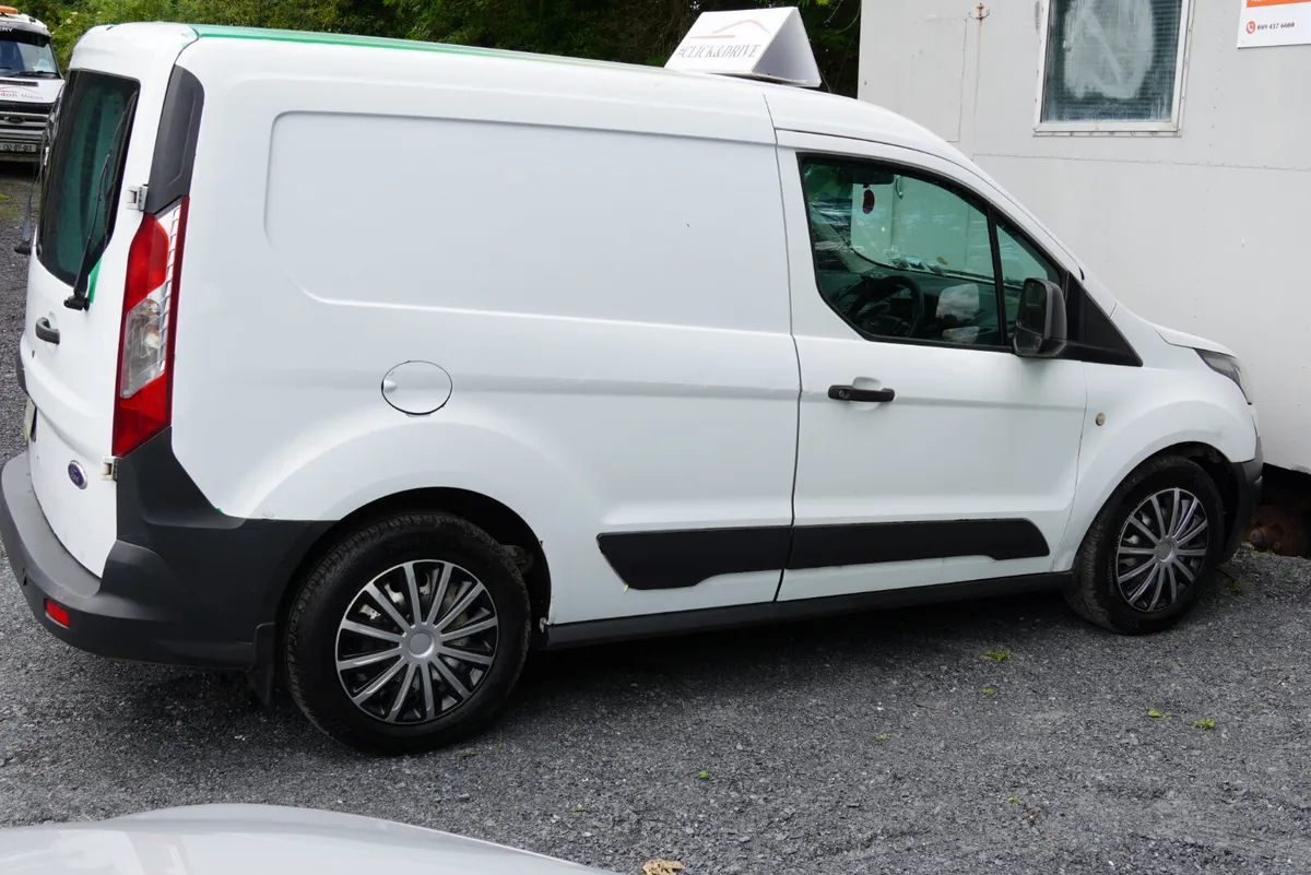 FORD TRANSIT CONNECT-LOW KM- NEW CVRT - Image 4