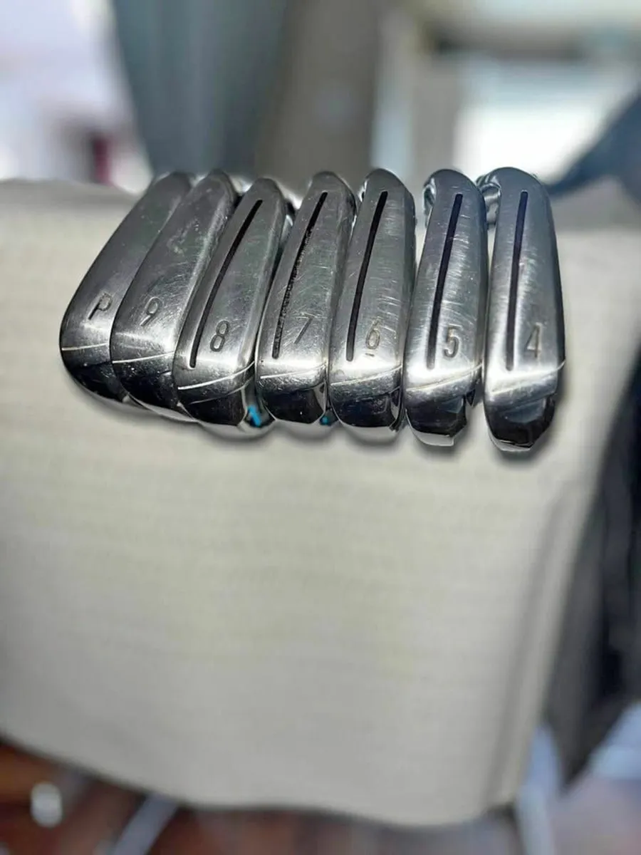 Taylormade Sim Max Irons - Image 1