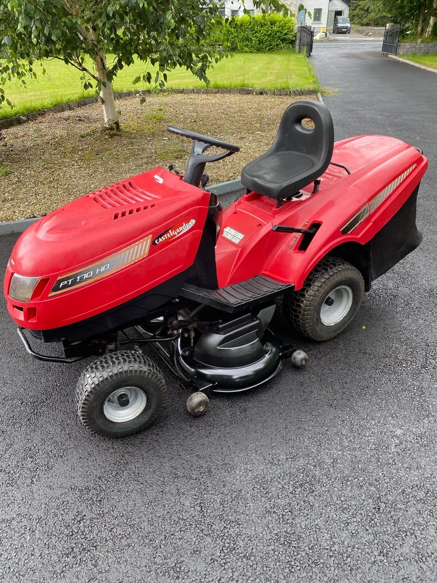 Ride on lawnmower - Image 1
