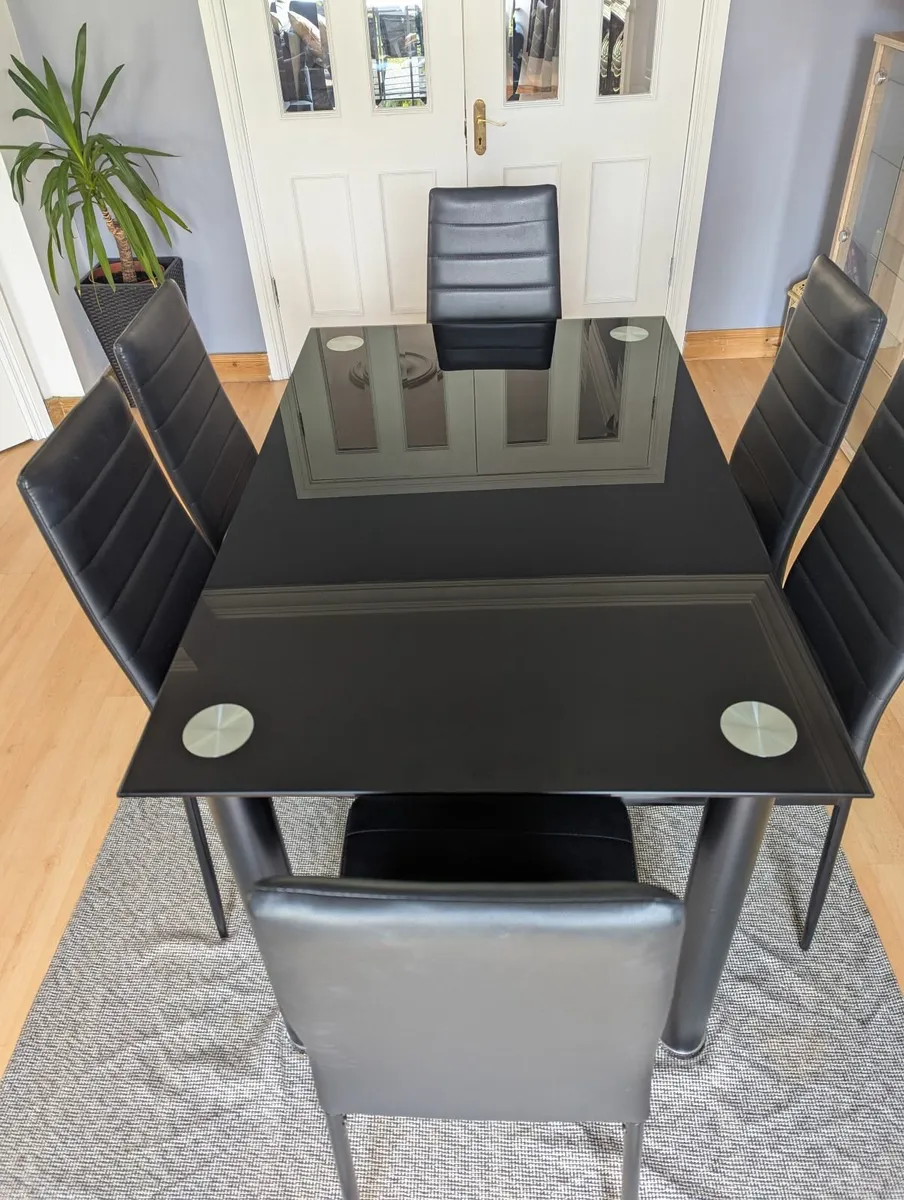 Table and 6 chairs - Image 2
