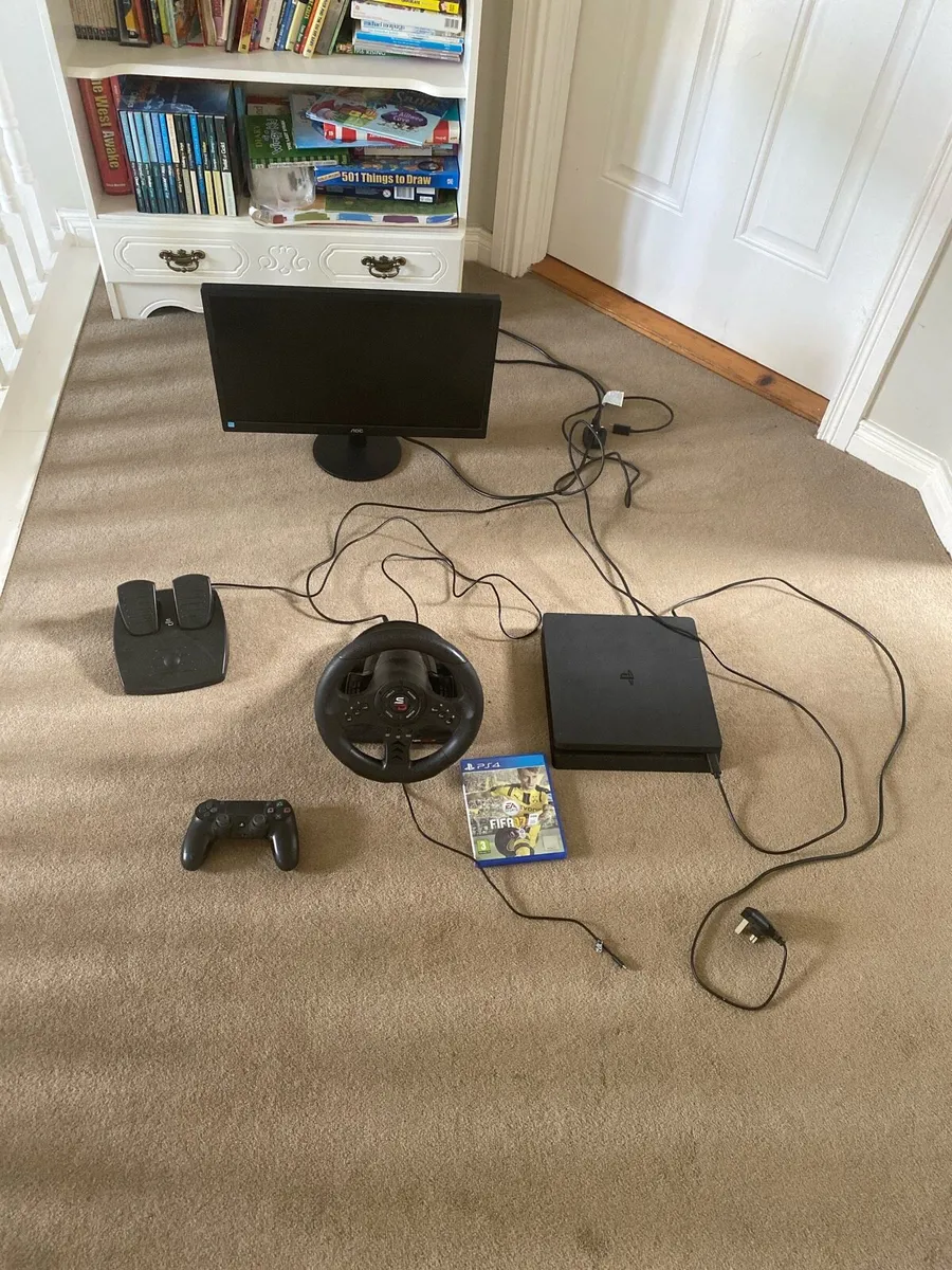 PlayStation 4 gaming bundle - Image 1