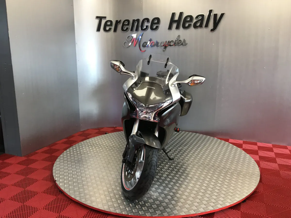 2016 Honda VFR 1200F ''Great Condition'' - Image 3