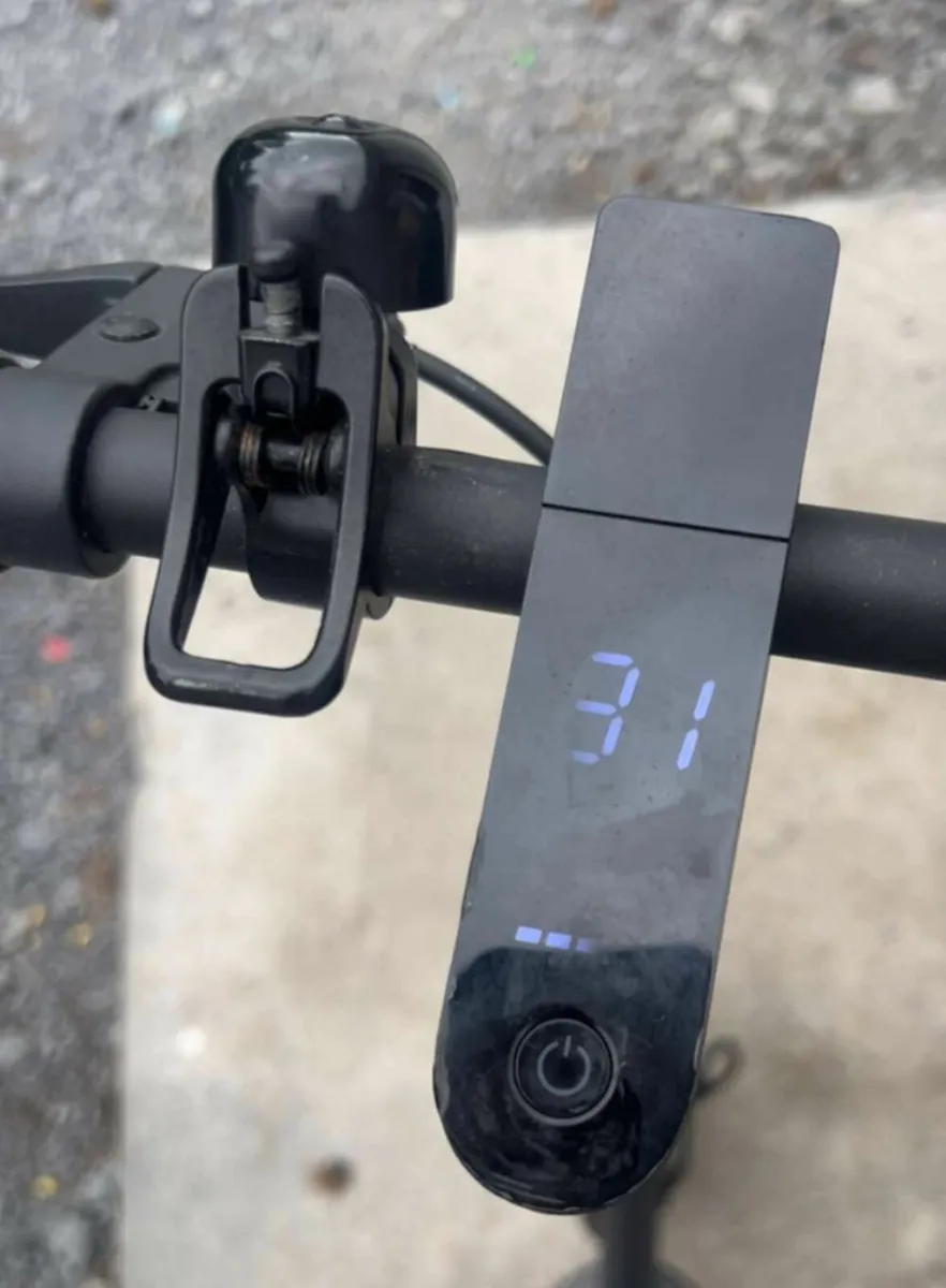 MI.COM ELECTRIC SCOOTER - Image 2