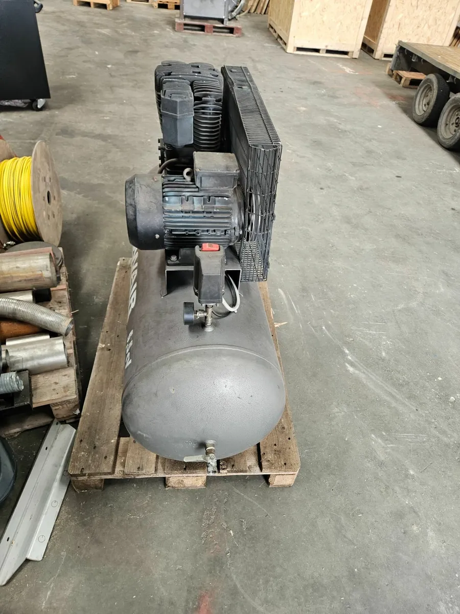Air compressor - Image 2