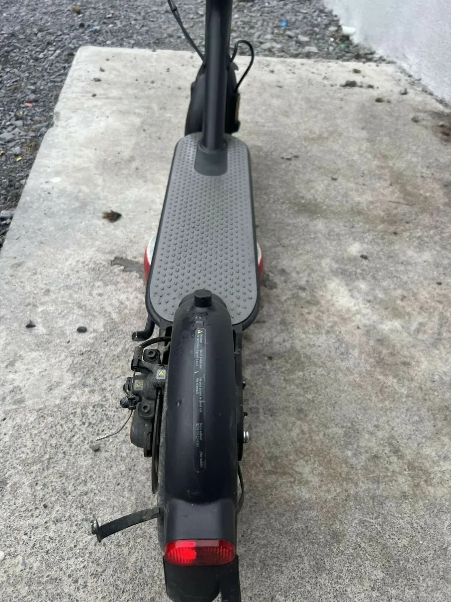 MI.COM ELECTRIC SCOOTER - Image 4