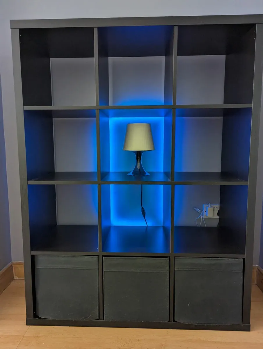 Cube display units with storage boxes +LED lights - Image 1