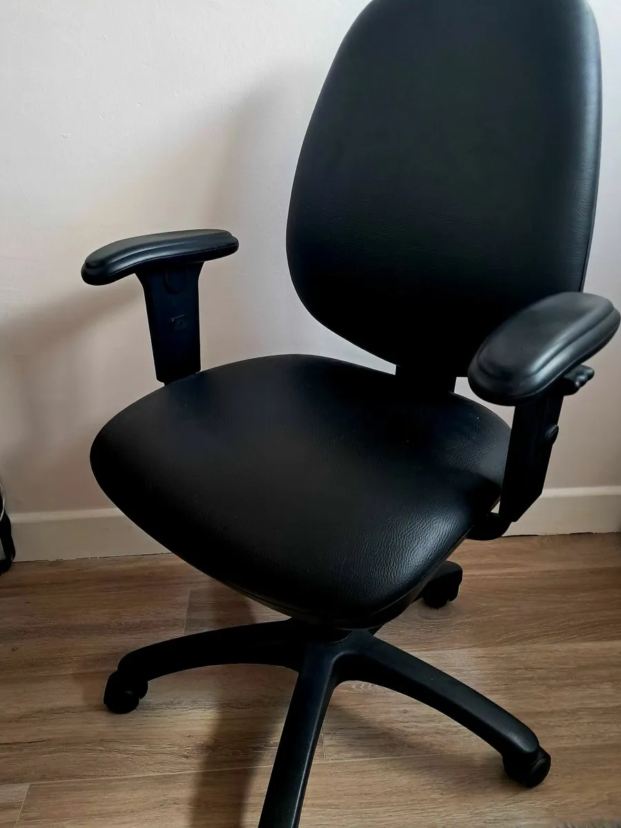 Office Chair - Image 1