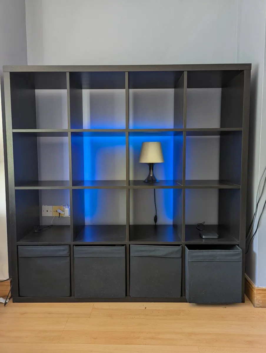 Cube display units with storage boxes +LED lights - Image 3