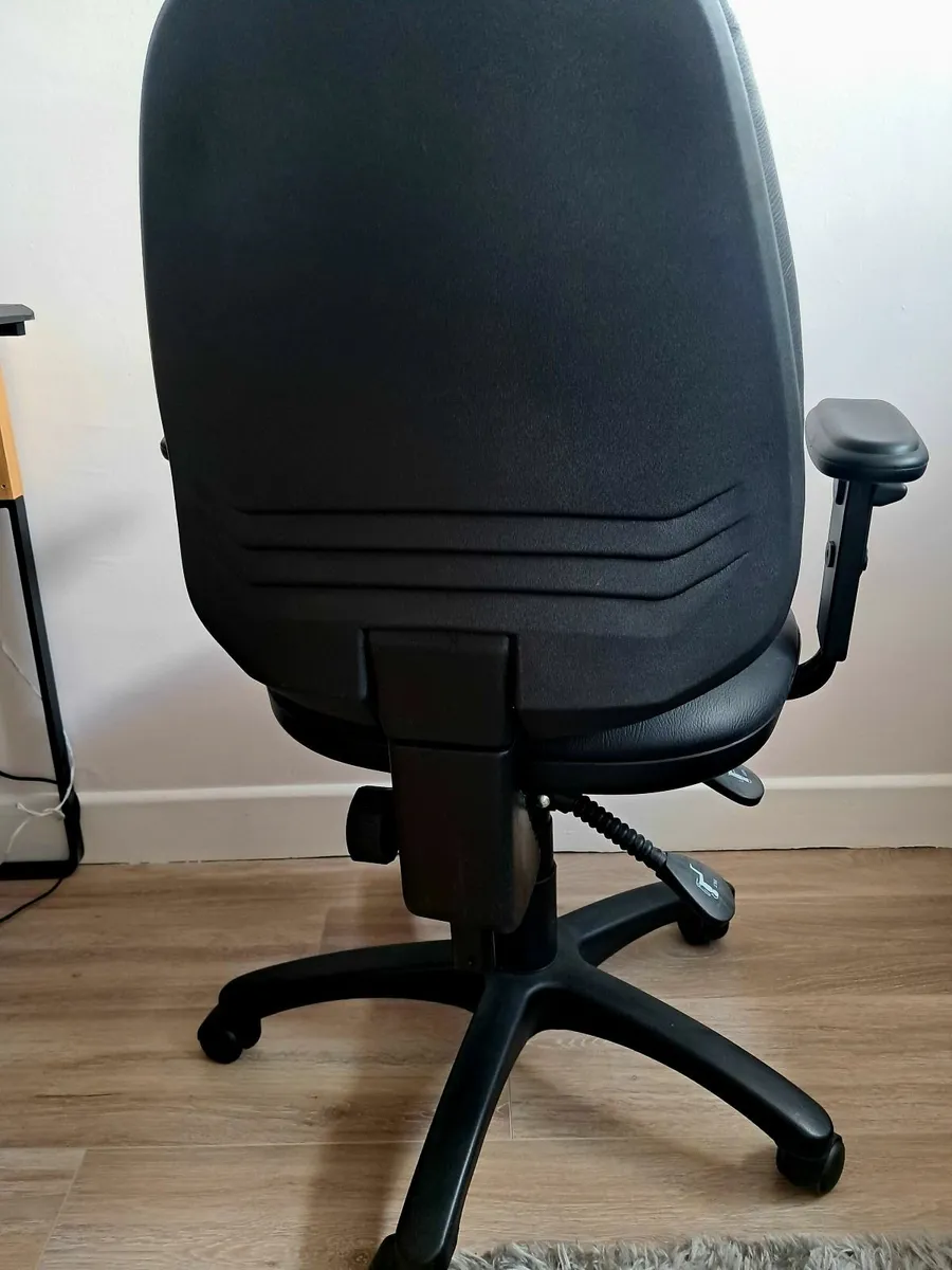 Office Chair - Image 3