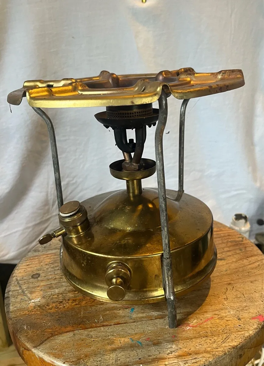 BAT Parrafin Stove in Box - Image 1