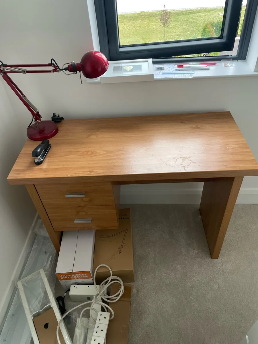 Desk for sale - Image 1