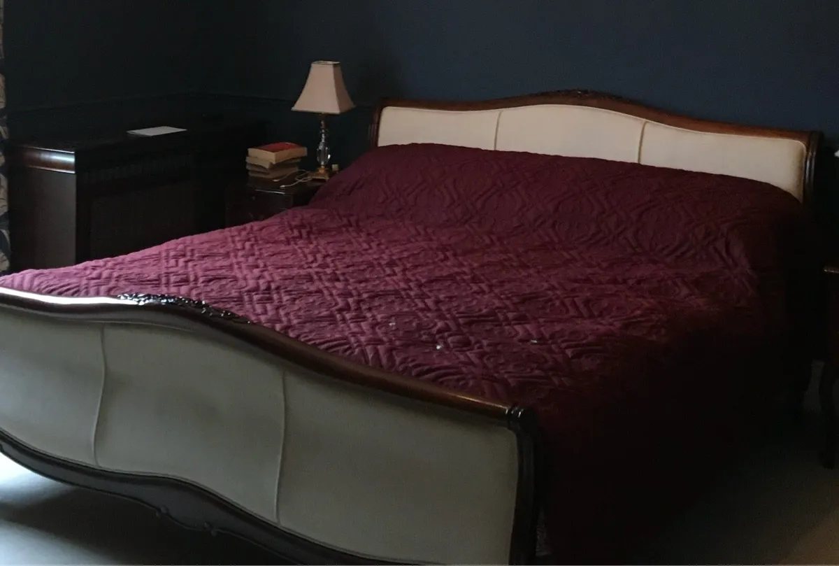 Superking XL burgundy bedspread - Image 2