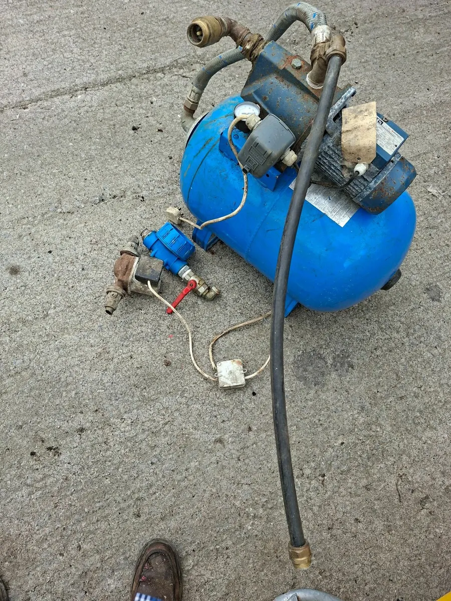 Water pump  tank - Image 1