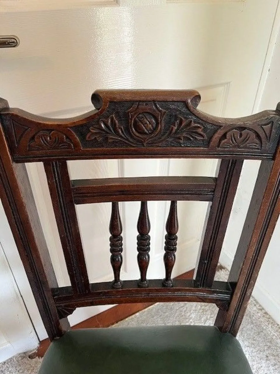 Chair's - Image 2