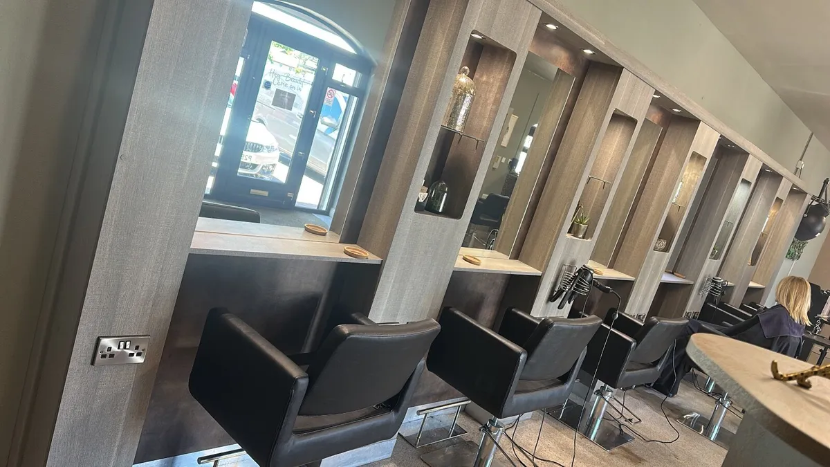 Hairdressing Equipment - Image 1