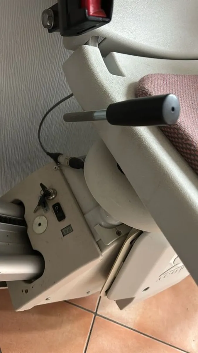 Acorn stairlift - Image 2