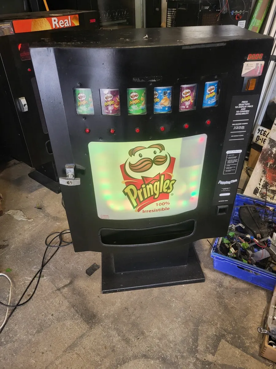 2x electronic pringles vending machines - Image 2