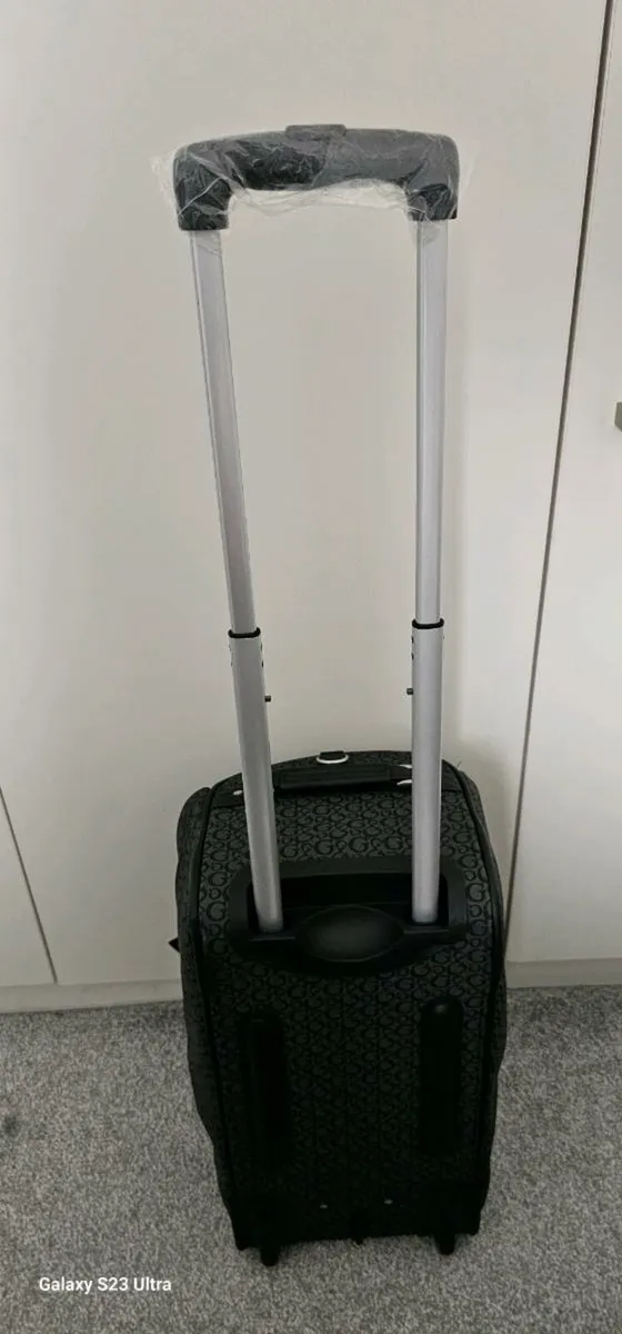 Guess cabin-size trolley travel bag - Image 2
