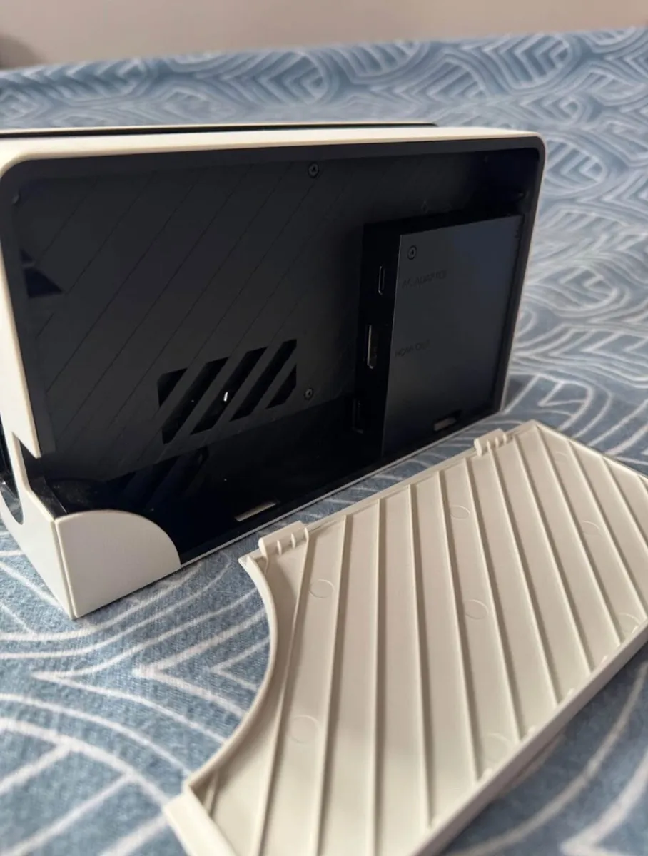 Nintendo Switch OLED - Image 2
