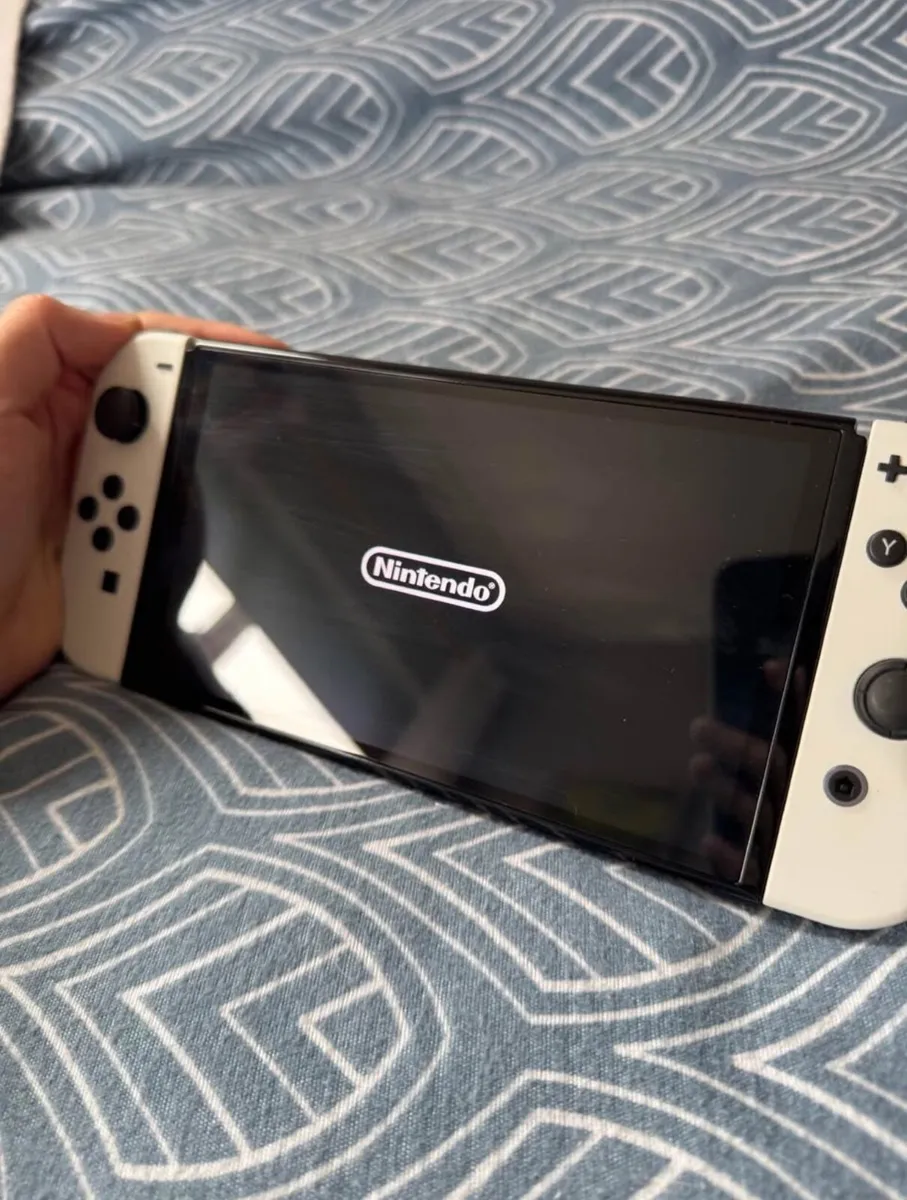 Nintendo Switch OLED - Image 3